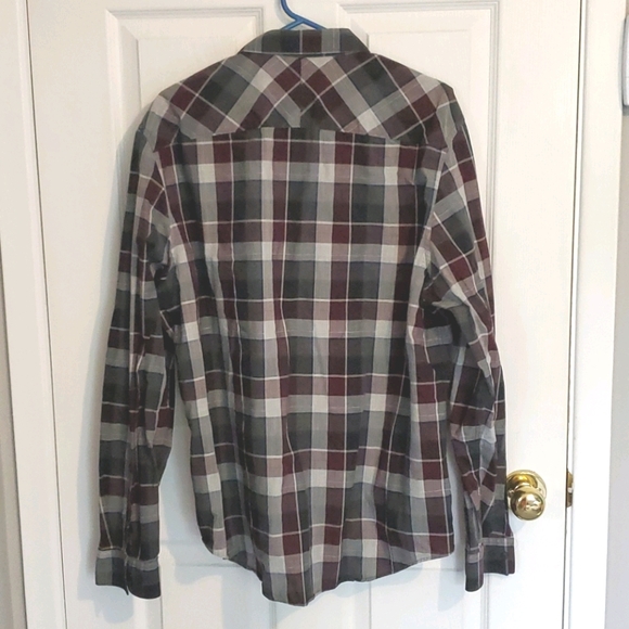 Calvin Klein Men's Casual Button Down - Picture 2 of 3